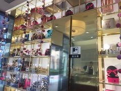 -VENCHI 闻绮(上海佛罗伦萨小镇店)