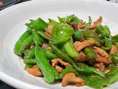 青椒豆角炒肉-简小舍·民间手艺菜(武昌江滩店)