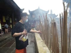 -峨眉山报国寺