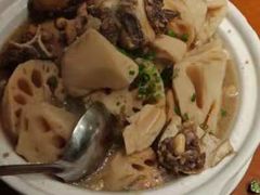 莲藕牛骨煲-品凤轩