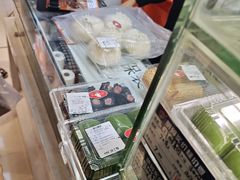-白玉兰食品甜凤店(合生汇店)
