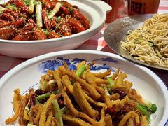 -肥小宝·金牌油焖大虾(襄阳龙虾地标店)