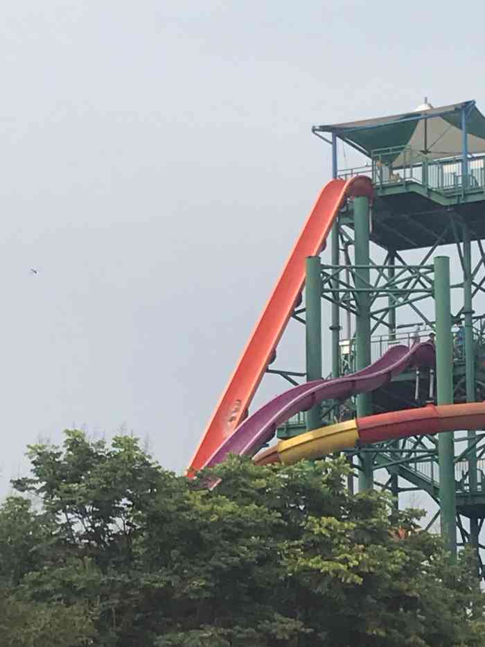 南京汤山欢乐水世界-"南京的水上乐园,当时搞活动过去的,门票6.