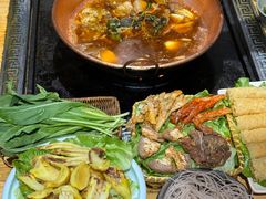 -围炉·云南铜瓢牛肉火锅(桐柏路店)