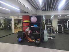 -越·健身工作室(华尔兹广场写字楼B栋店)