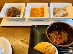 餐前小菜三小盘-Tajine Moroccan塔金摩洛哥中东餐厅