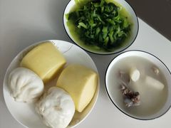-舒月母婴月嫂育儿嫂(静安店)
