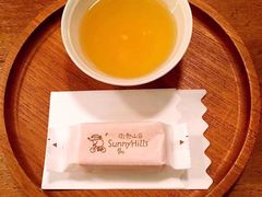 凤梨酥-微热山丘(台北民生公园门市店)