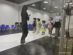 -潮童星少儿模特时尚中心(黄浦博荟广场店)