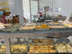 面包甜点陈列柜-常州糕团店(北大街新世纪商城店)