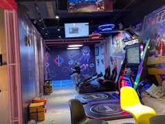 -VR+乐园·VR电竞·家庭亲子·密室逃脱·轰趴团建