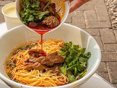 -李与白包子铺(桐梓林店)