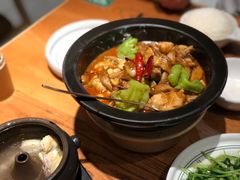 黑松露牛肝菌焖牛蛙-云海肴·汽锅鸡·云南菜(高德置地店)