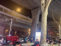 -老街烧烤大排档·地道湖北菜·龙虾馆(汉口火车站店)
