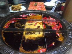 -红九格老火锅(三峡广场店)