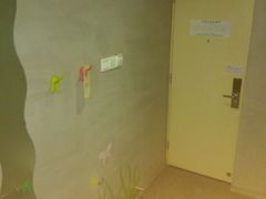 -卡罗酒店(东门晒布地铁站店)