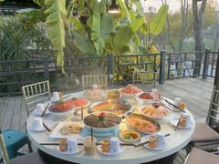 -茅草房·河畔园林火锅