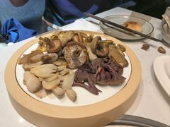 -菌子鲜汤野生菌锅