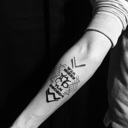 点击看大图 -墨無界刺青TATTOO