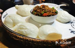 Handmade Steamed Bun with Tofu and Minced Pork