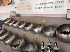 -毛辣果·贵州红酸汤牛肉火锅(西单店)