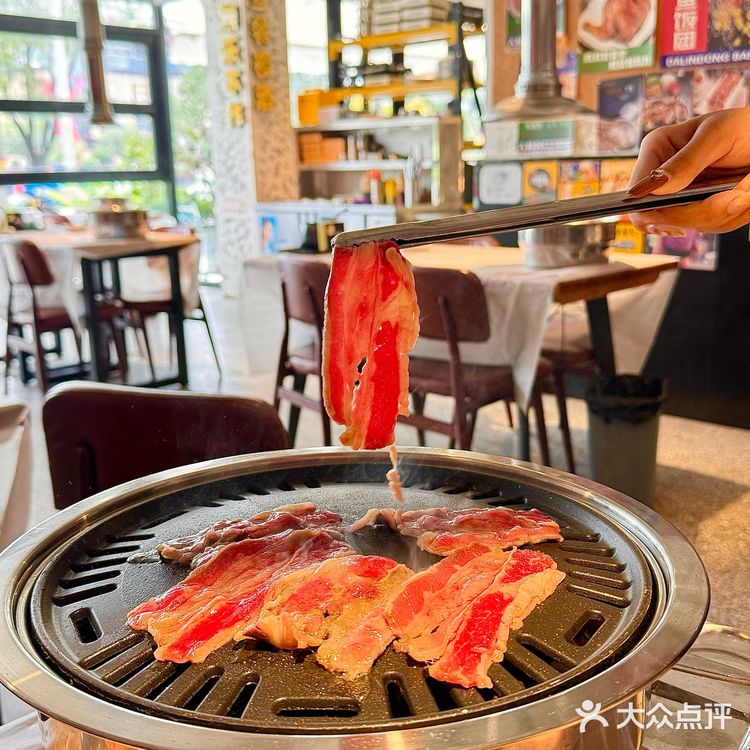 临沂真是太癫了，烤肉店卷成这样🥲🥲🥲