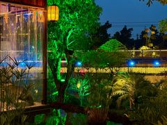 -茅草房·河畔园林火锅