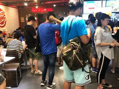 等位区-汉堡王(上海虹口龙之梦)
