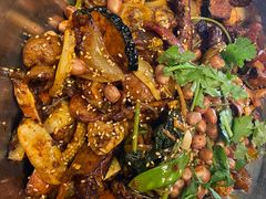 -愉肴麻辣香锅(中山路店)