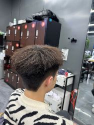 点击看大图 -藤野造型烫发染发