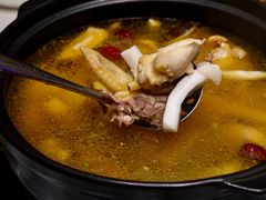 松茸椰子鸡锅-汤城小厨•粤菜•靓汤(金宝街店)