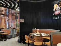 大堂-牛人日志·鲜牛肉骨汤火锅(万科里瑧店)