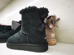 -UGG(燕莎奥特莱斯购物中心店)