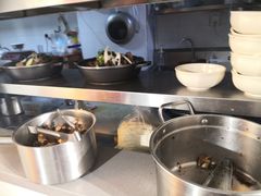 -运气牛自助酱大骨火锅(南京东路店)