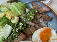 葱油香煎鸡扒双蛋饭-本味轩精品茶餐厅(黄山路店)