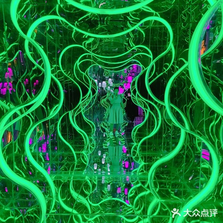 梵高星空艺术馆也太浪漫了吧！