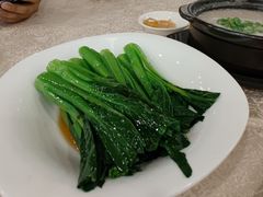白灼菜心-麒麟中餐厅·经典粤菜·地道菜式老字号(广州长隆酒店)