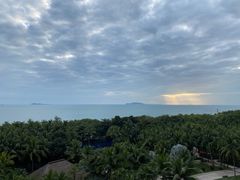 -三亚湾海居铂尔曼度假酒店