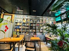 -谷咖啡·鲜花绿植花园餐厅
