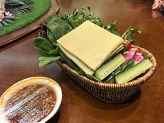 -老码头黑皮肘子锅包肉熏酱水饺(文政街店)