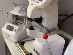 -优医视平价眼镜蔡司依视路折扣工厂店(十里堡店)