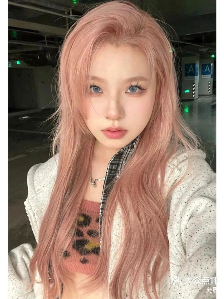 1 / 2 2 / 2 打开app查看高清大图 允辰 6月5日 10:23 关注 草莓粉