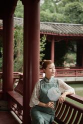 点击看大图 -挪娅婚纱摄影皇家会所