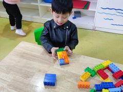 -瑞恩宝感统训练·语言提升·蒙氏托育中心