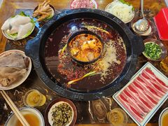 -艾嬢七八九老火锅(37年李子坝店)