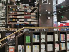 -钟书阁(群光广场店)
