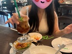 -Chom Cafe and Restaurant