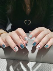 -丽心自助美甲美睫