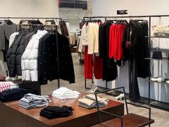 -URBAN REVIVO(上海中庚漫游城店)