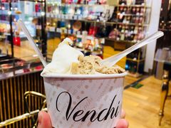 -VENCHI 闻绮(上海佛罗伦萨小镇店)